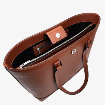 bonatina-bolso-cuero-argentino-lucrecia-grande-suela-detalle-172-1.jpg Bolso de cuero argentino Bonatina, modelo Lucrecia, tamaño grande, color suela, vista de detalle