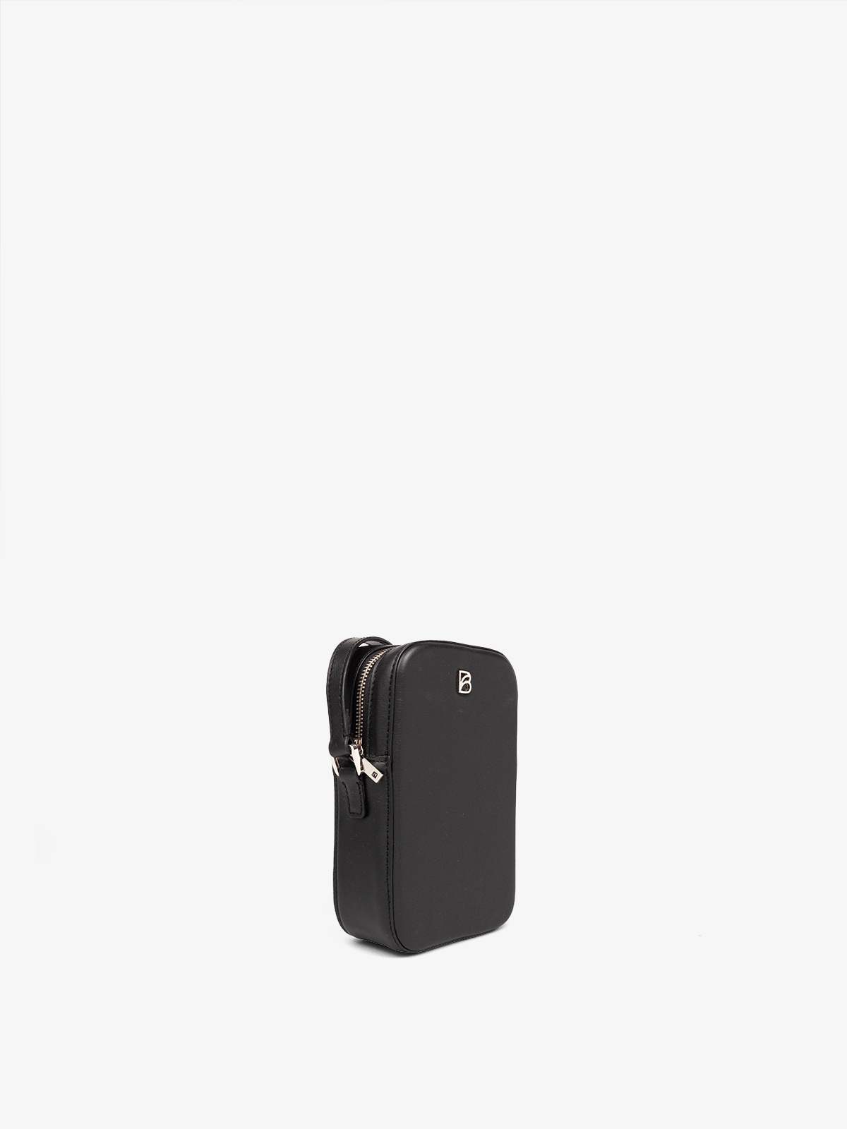 Cartera de cuero argentino Bonatina,modelo Paula,tamaño mini,color negro,vista oblicuo