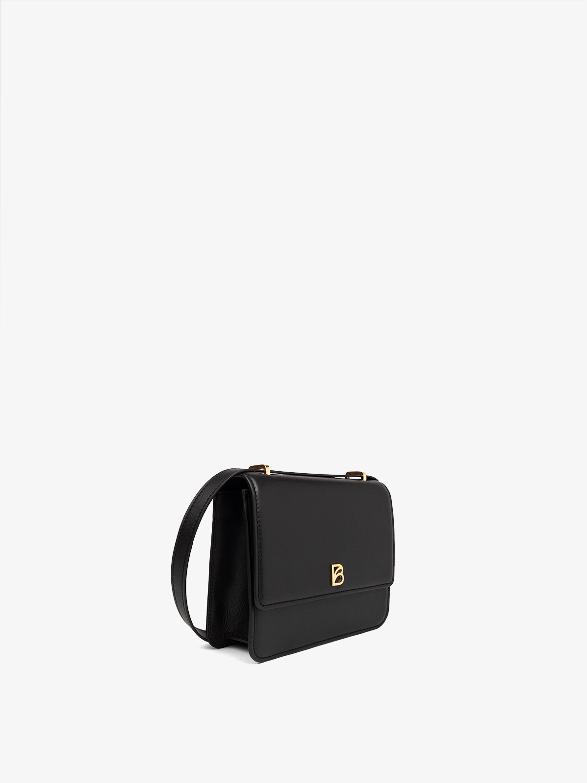 Cartera de cuero artesanal Bonatina, modelo Julia, tamaño pequeño, color negro, vista oblicuo