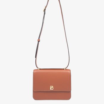 bonatina-cartera-cuero-artesanal-julia-pequena-suela-frente2-11.jpg Cartera de cuero artesanal Bonatina, modelo Julia, tamaño pequeño, color suela, vista de frente2