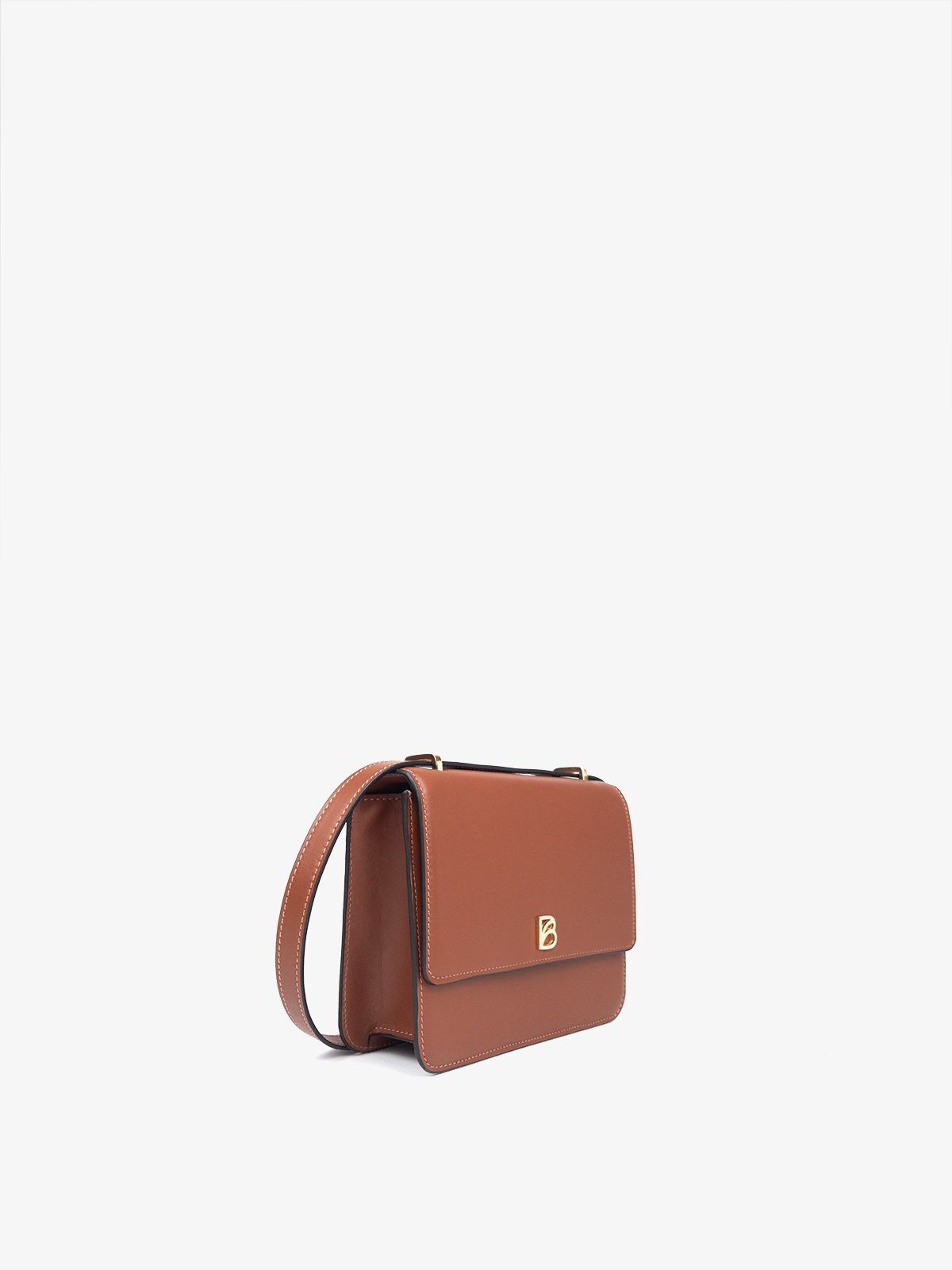 Cartera de cuero artesanal Bonatina, modelo Julia, tamaño pequeño, color suela, vista oblicuo