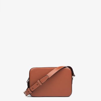 bonatina-cartera-elegante-mujer-jana-pequena-suela-espalda-88.jpg Cartera elegante para mujer de cuero argentino Bonatina, modelo Jana , tamaño pequeño, en color suela, vista de espalda