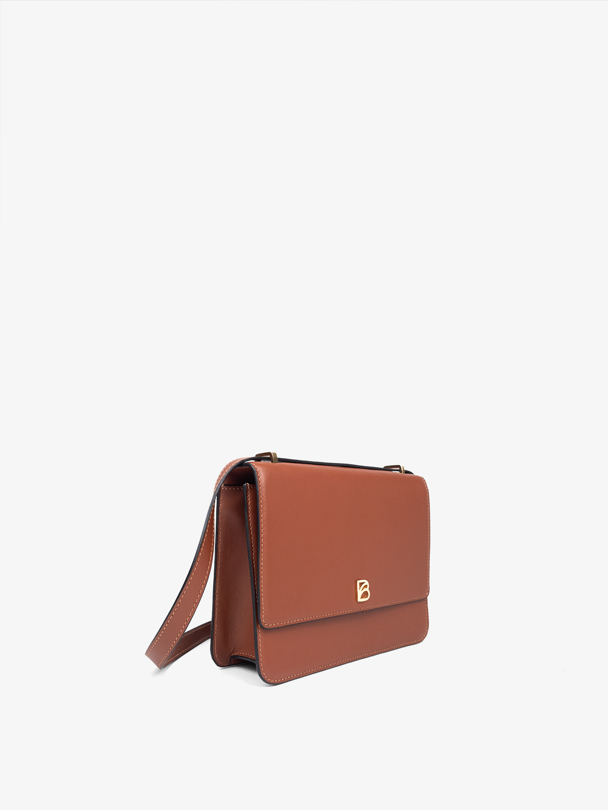 bonatina-cartera-elegante-mujer-julia-mediana-suela-oblicuo-16 Cartera elegante para mujer de cuero argentino Bonatina, modelo Julia , tamaño mediana, en color suela, vista oblicuo