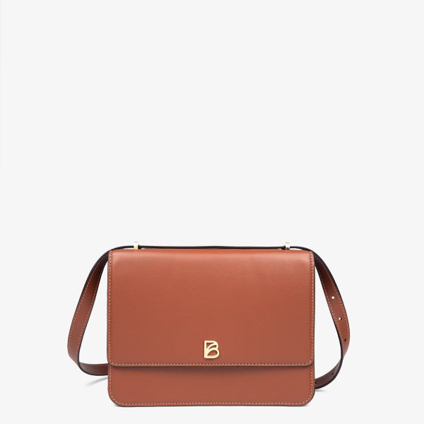 Cartera elegante para mujer de cuero argentino Bonatina , modelo Julia , tamaño mediana, en color suela, vista de frente